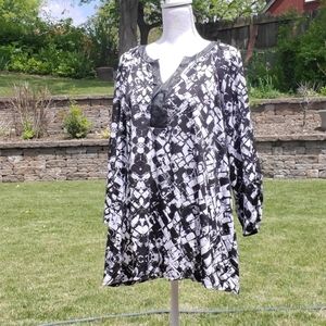 Avenue black white blouse 14 16